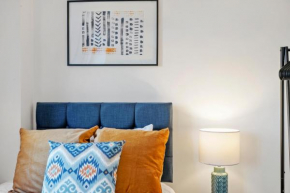 Townhouse in Ebbsfleet sleeps 9 with free parking